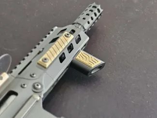 Short Airsoft M-LOK Handstop with Swappable Insert