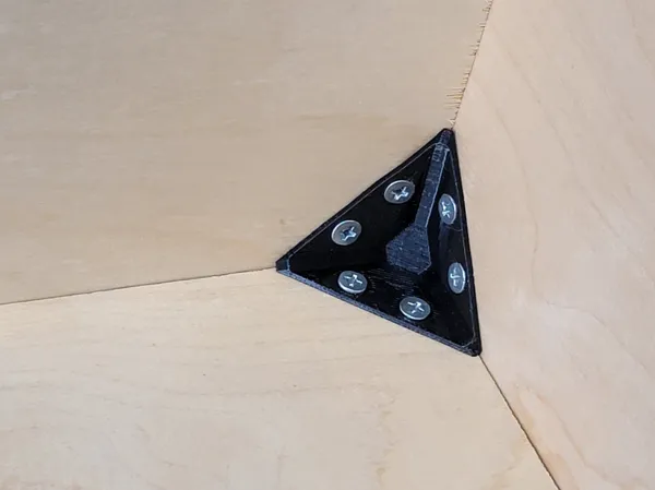https://makerworld.bblmw.com/makerworld/model/USa9ff5eebdb5e8e/design/2025-10-28_61e3b503f95058.jpg