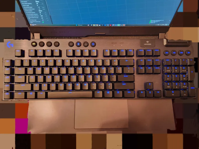 ROG STRIX G15 keyboard stand