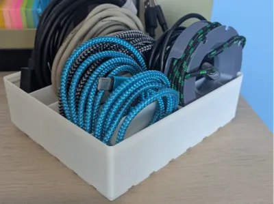 3x3.5x6 gridfinity container with cable dividers