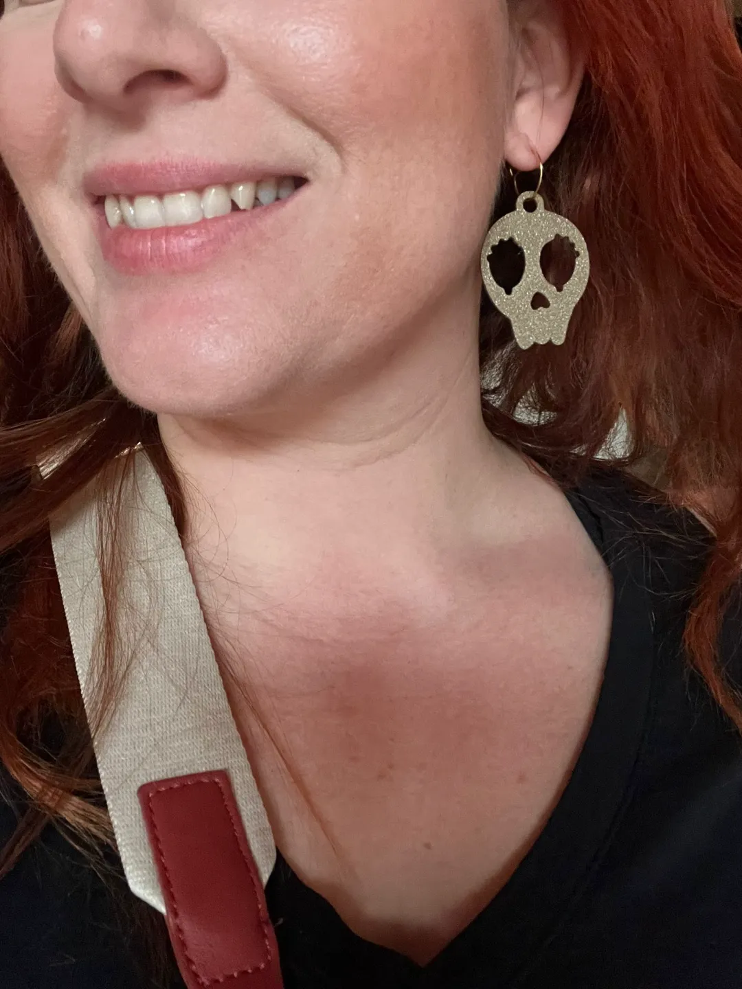 Skull earrings view 3