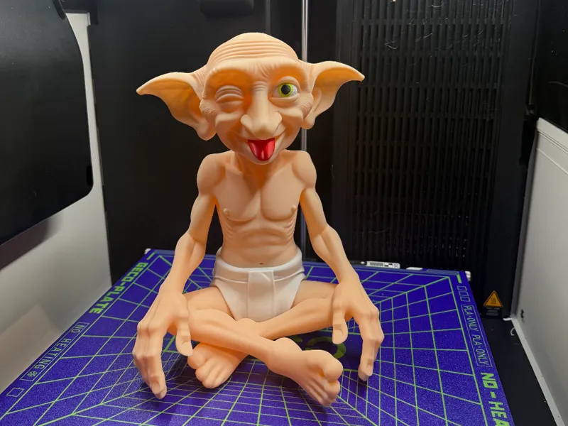 Dobby sitzend