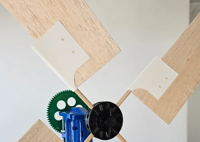 Kidwind blade adapter