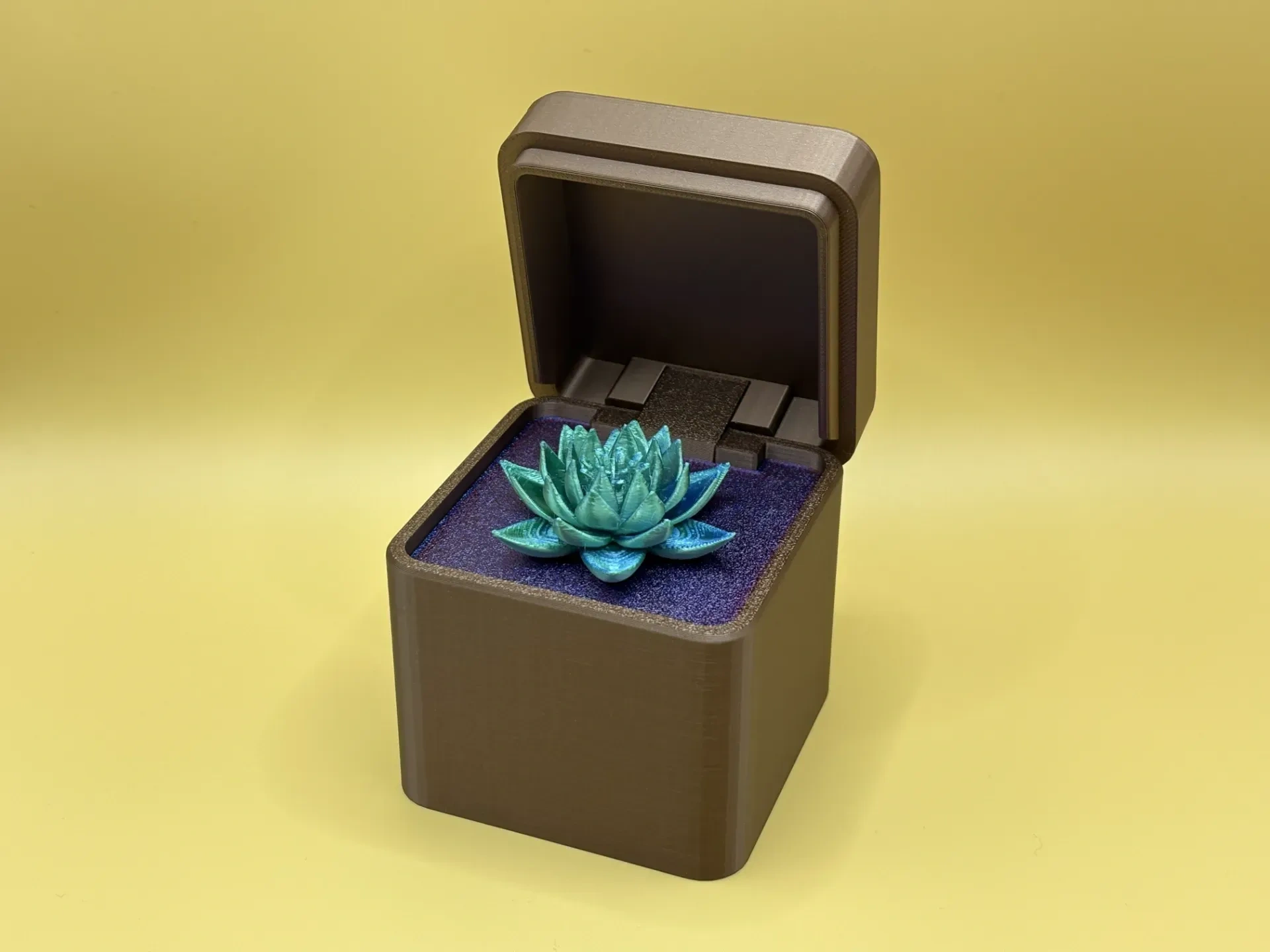 Miniatura 4 do modelo 3D 旋转睡莲八音盒