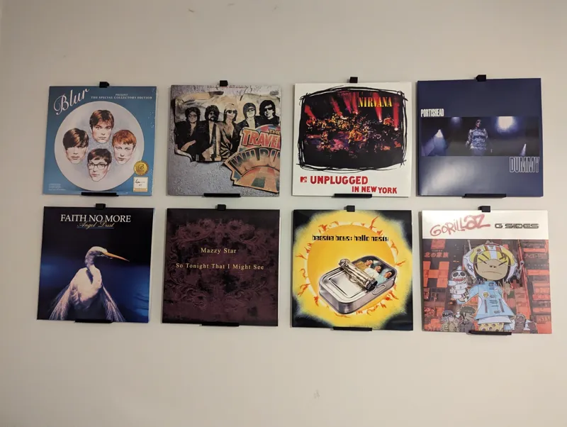 vinyl wall mount 