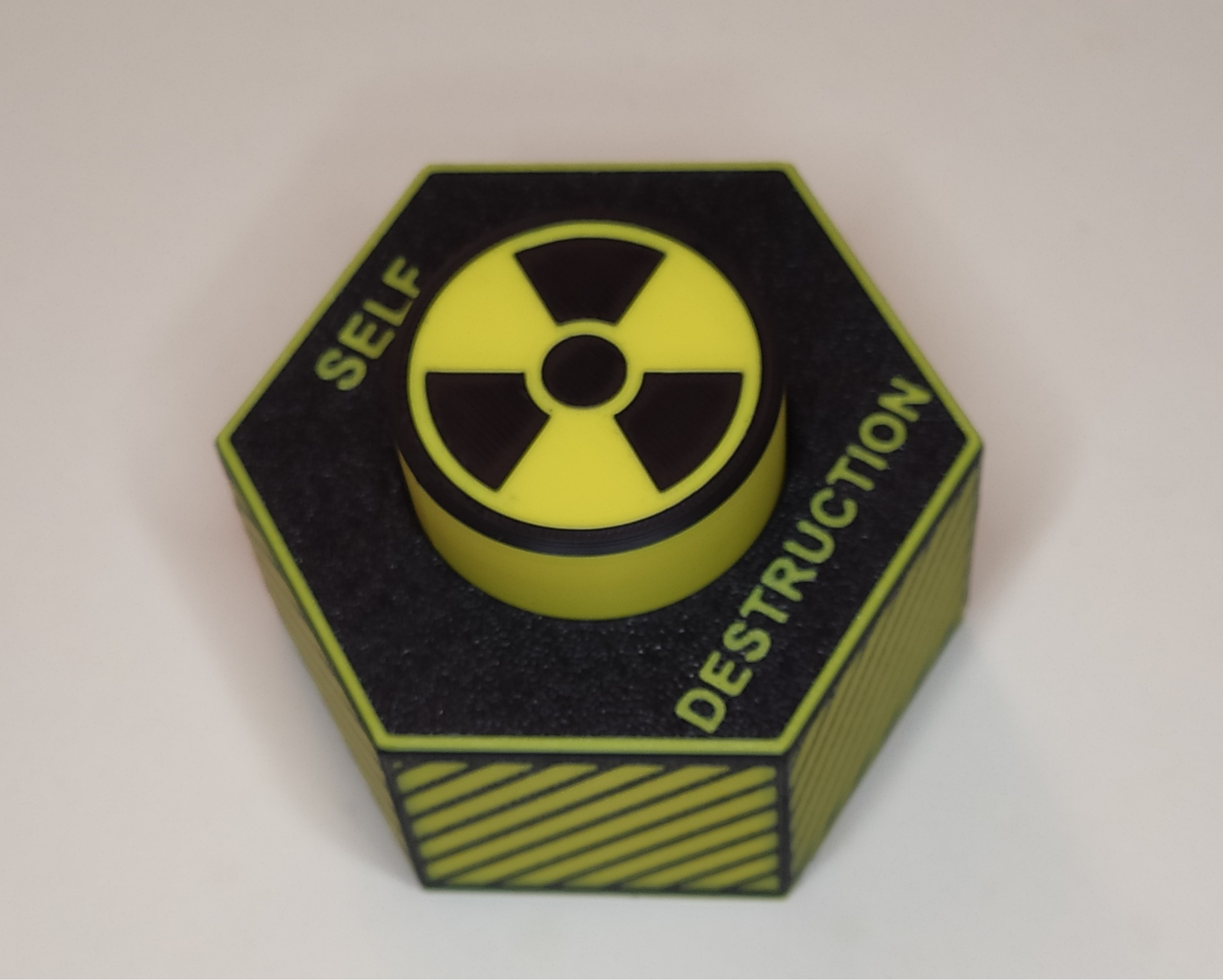 Miniatura 1 do modelo 3D Self-Destruction Prank Button