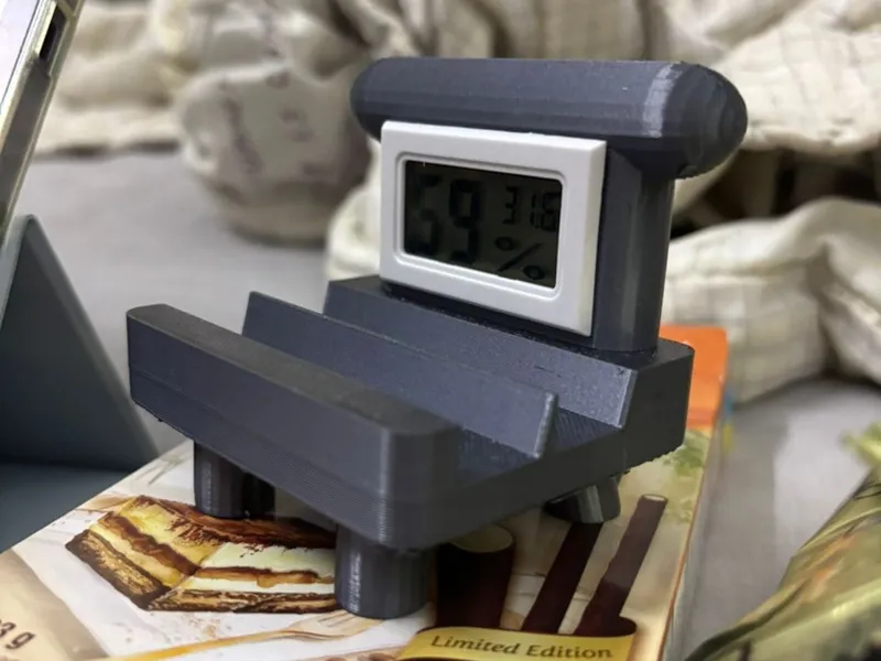 PHONE HOLDER_WITH MOISTURE METER