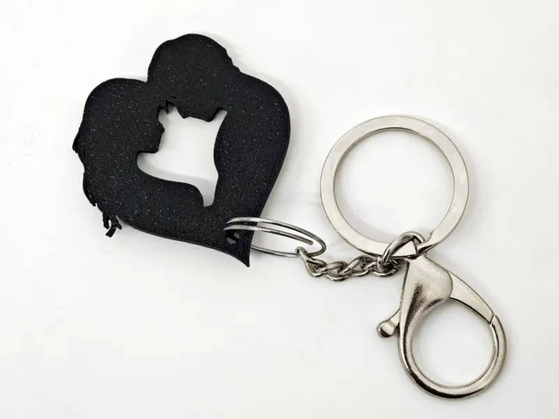 Kissing Couple Heart Keychain