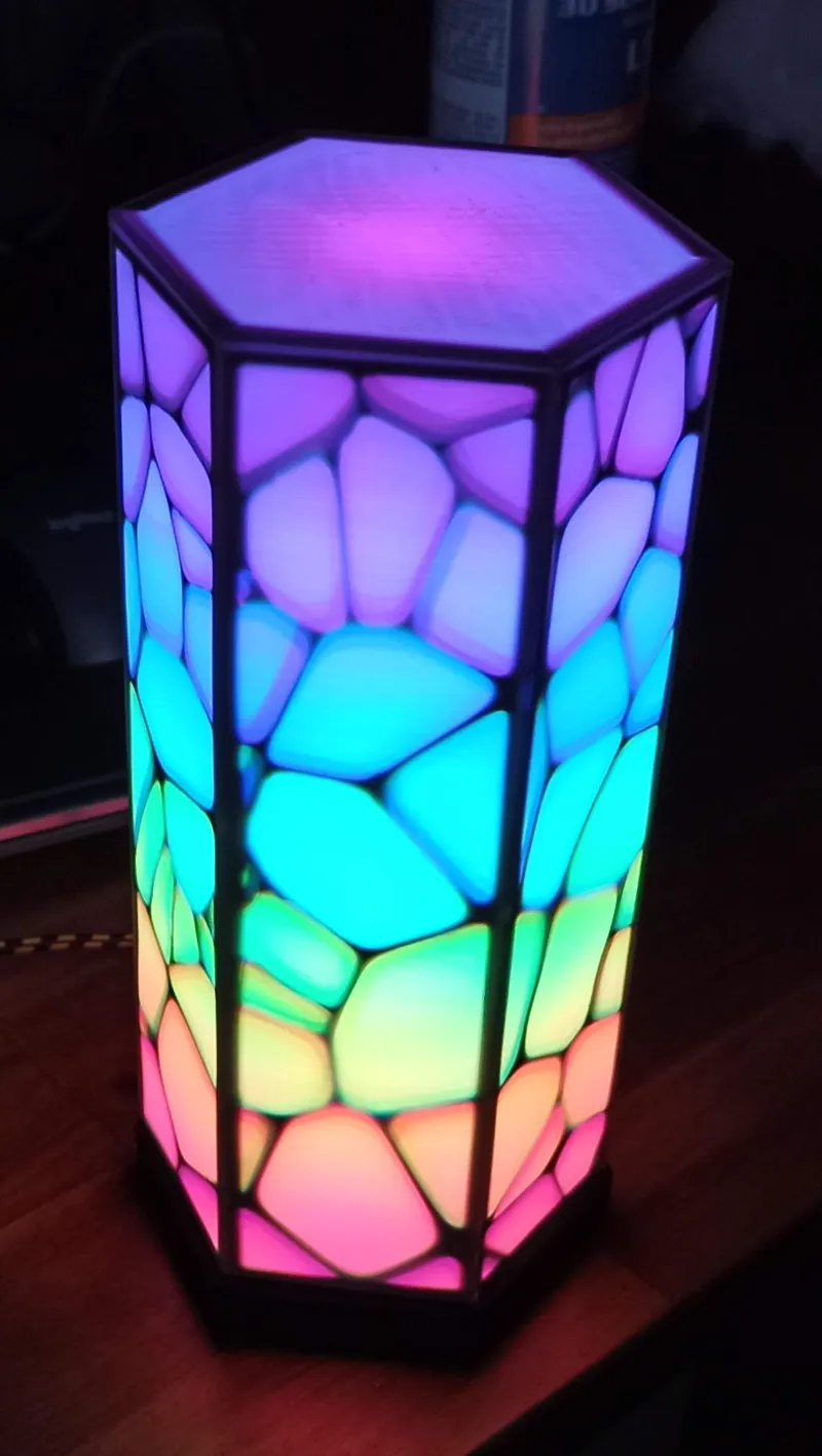 Hexagonal RGB-LED Voronoi Lamp