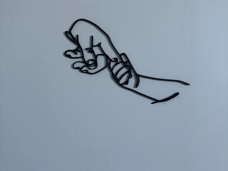 Décoration murale main de femme et enfant 