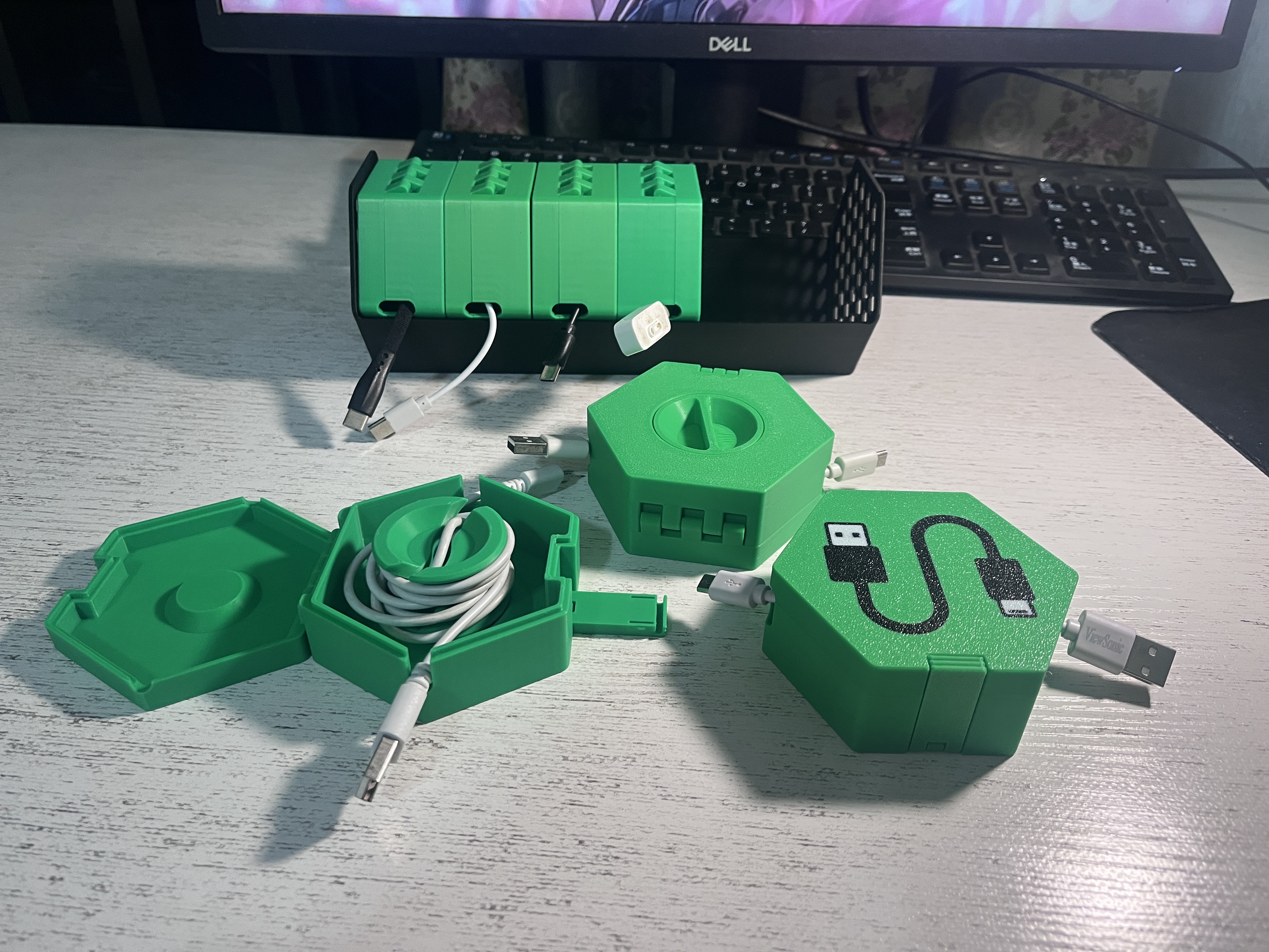 Miniatura 6 do modelo 3D 一体打印数据线收纳盒（中间可转动）