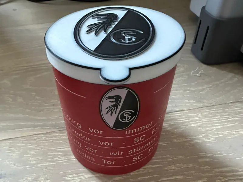 Deckel für Tasse d=81mm mit SC Freiburg Logo