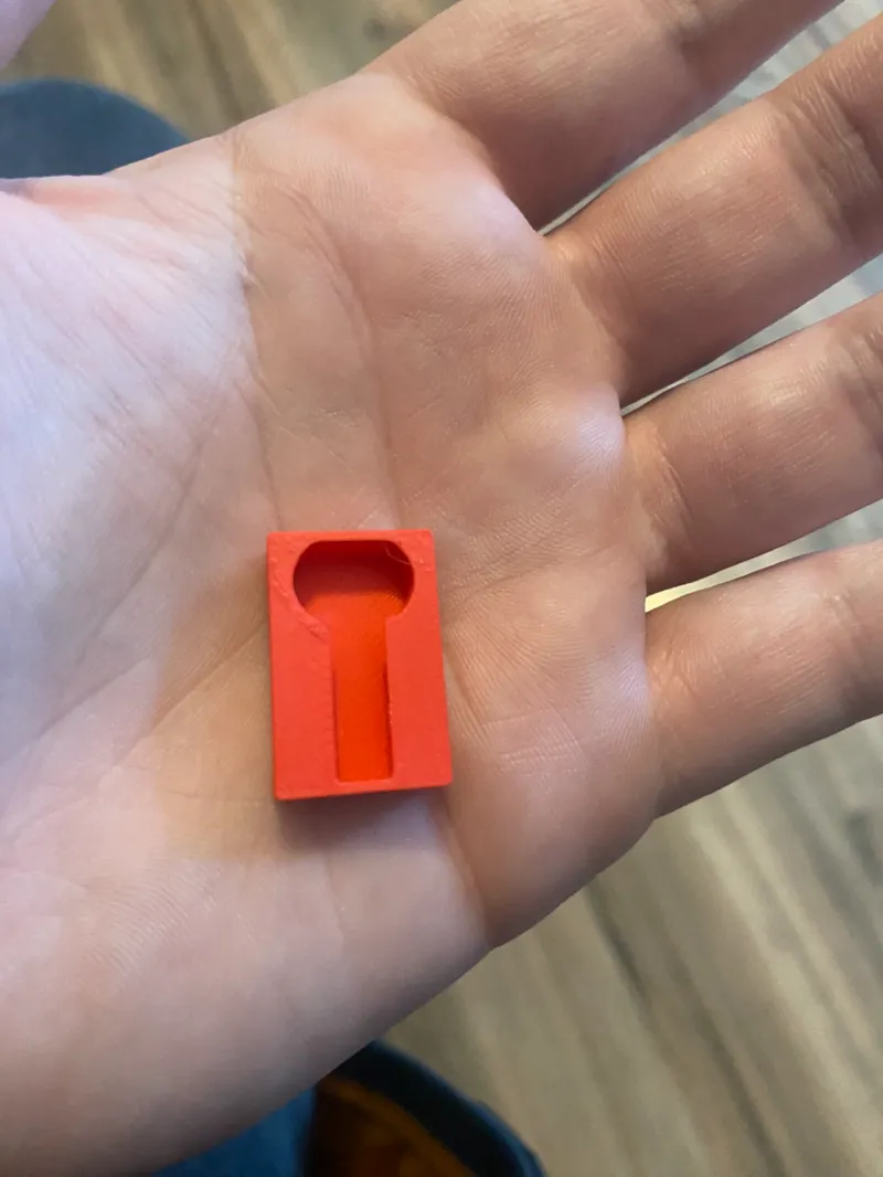 Wall Hanger Slot