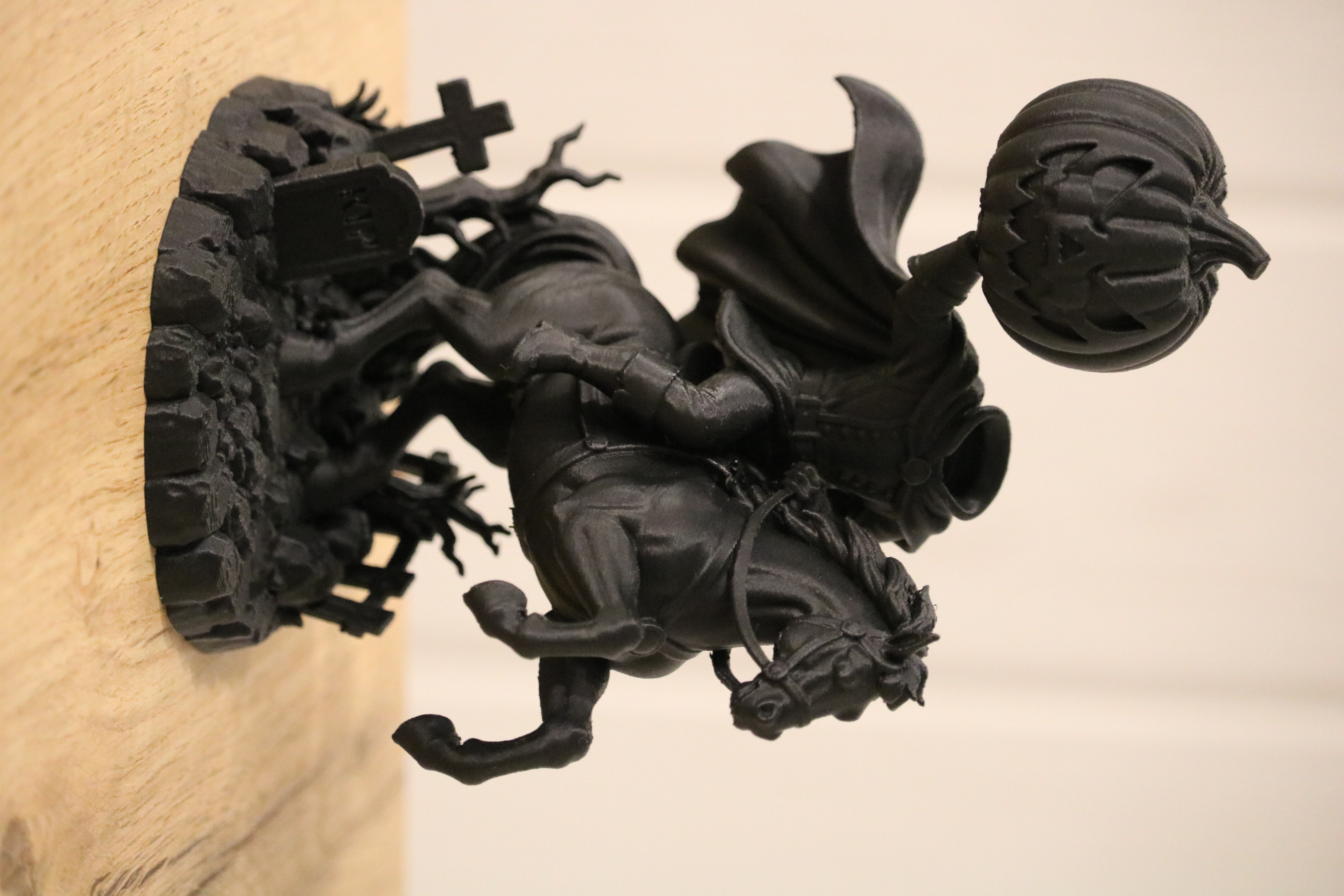 Headless Horseman – Halloween Decoration - 1