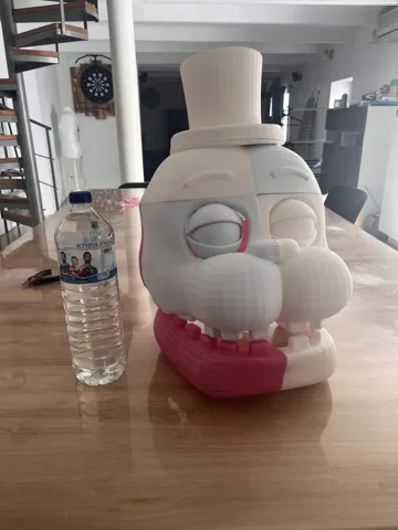 Pieza para disfraz o exhibición: withered freddy life size mask — vista de referencia 2