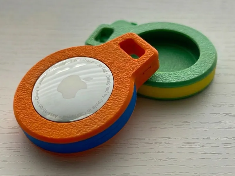 AirTag Keychain Holder – Stripe