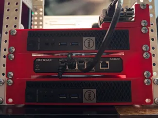 Netgear Switch 1U 10in Rack Mount GS305P 