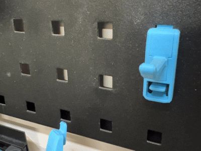 有磁吸功能的天鋼掛勾 / Tanko hooks with magnetic attachment