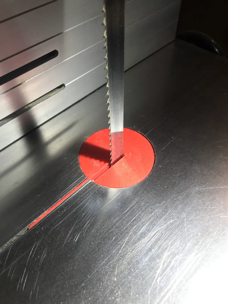 Bandsaw kerf plate