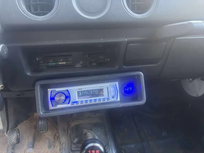 SUZUKI SAMURAI  RADIO FACE PLATE SINGLE DIN