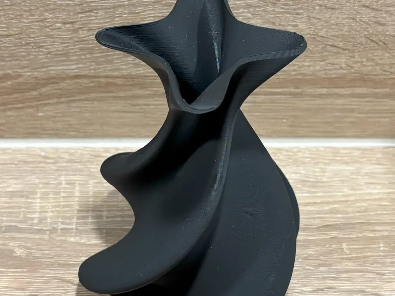 elegant verdrehte Vase