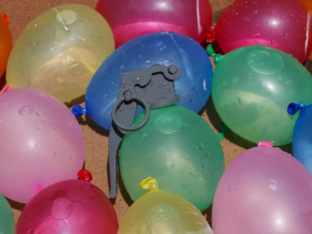 WATER GRENADE view 4