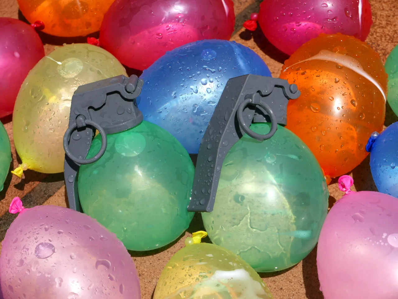 WATER GRENADE view 3