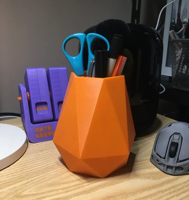 Polygonal Pen Holder