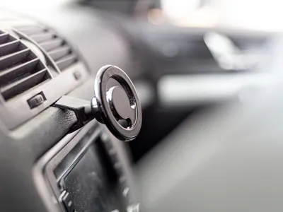 Magnetic phone holder for Octavia II