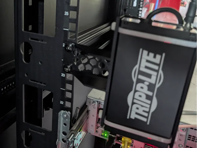 Tripp Lite SRCOOLNETLX Server Rack Mount Voronoi