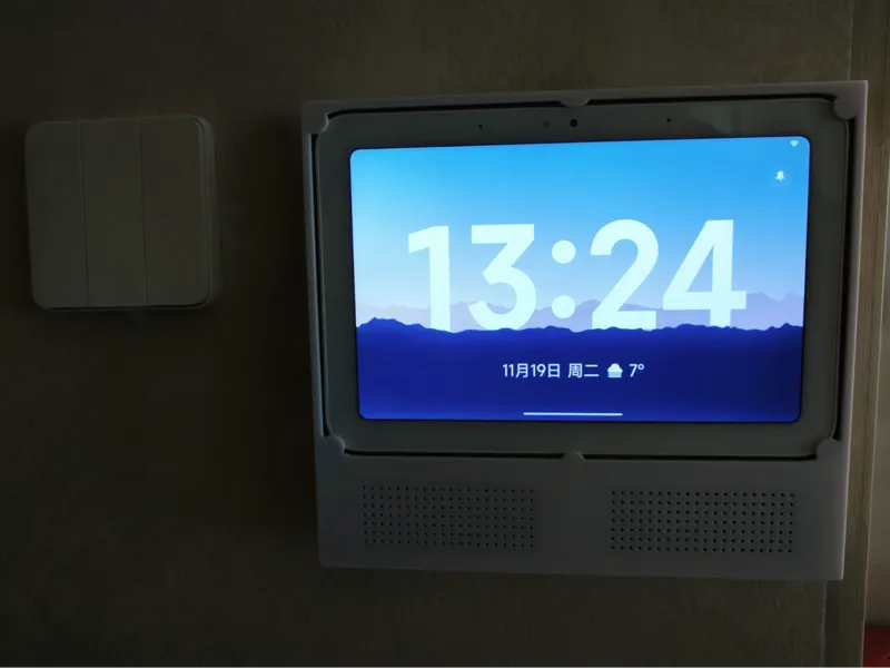 小米PRO8触屏音箱上墙