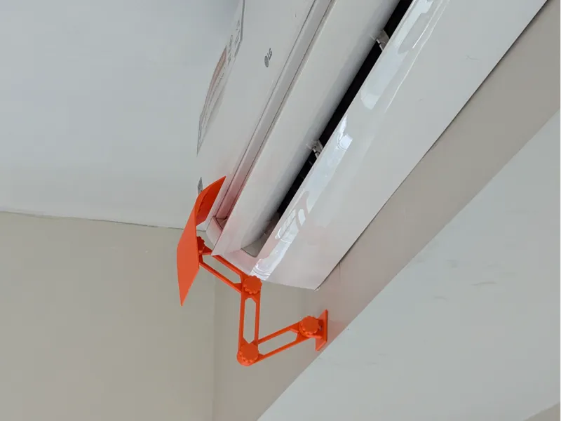 Air conditioner wind deflector