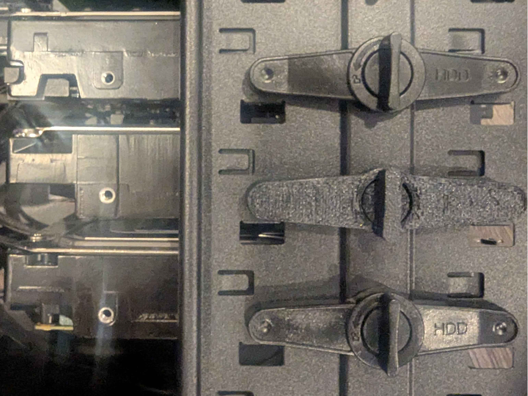 Cooler Master N400 Toolless HDD Bracket