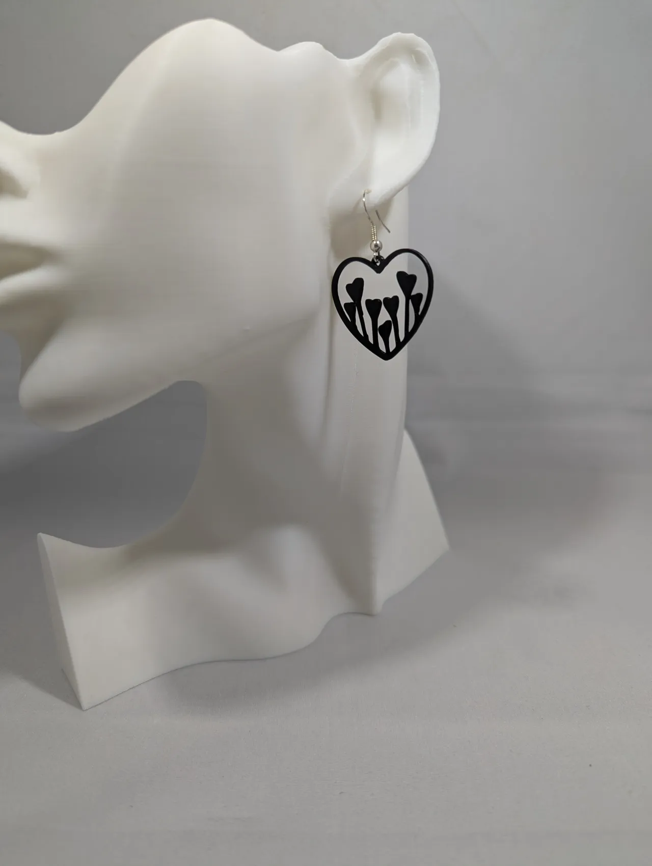 Flower heart earrings view 3