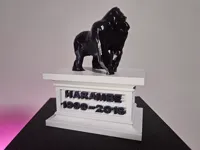 Autel low poly en hommage à Harambe — photo 1