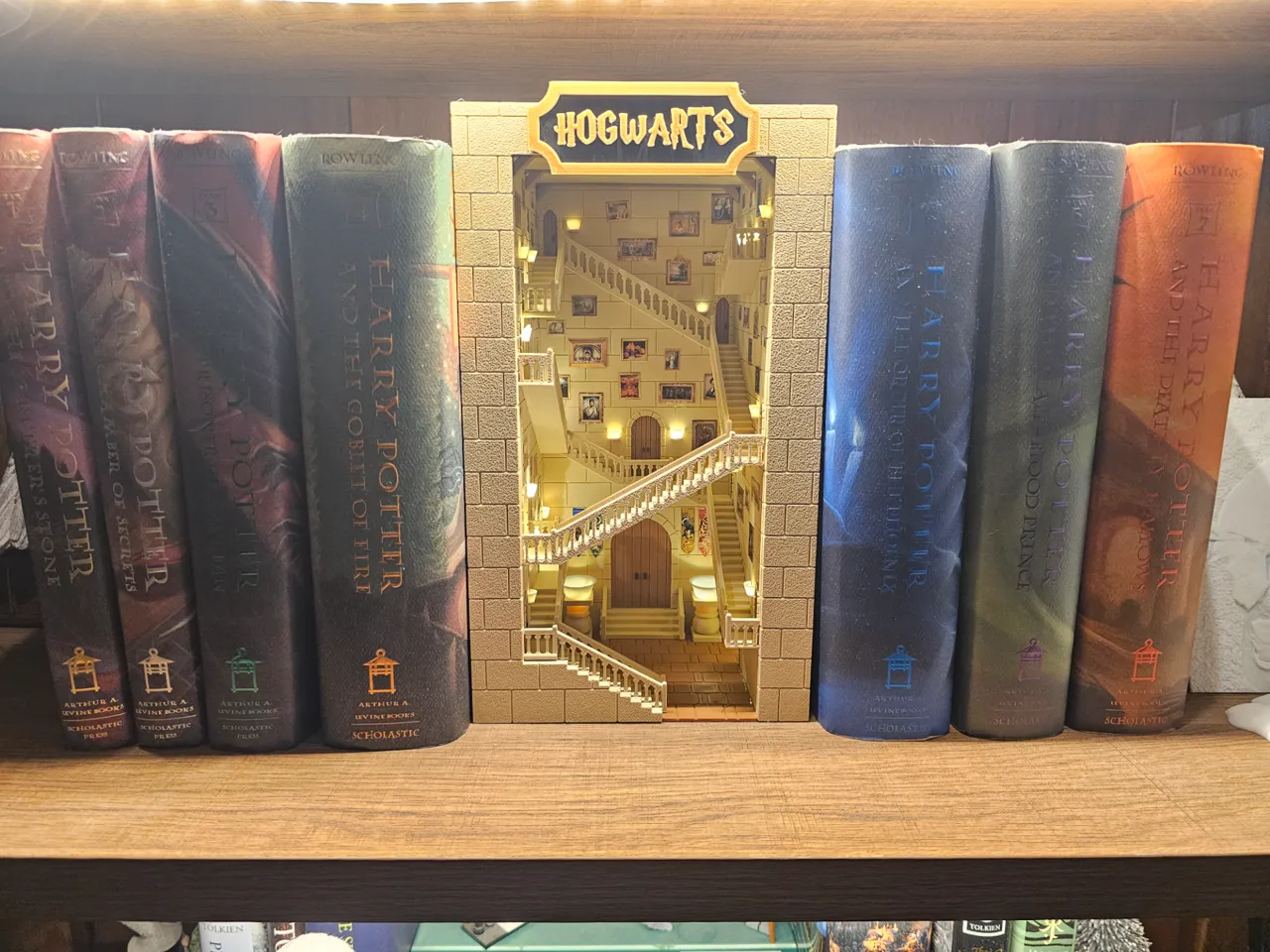 Harry Potter Hogwarts Book Nook view 4