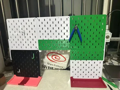 Desktop Vertical Pegboard