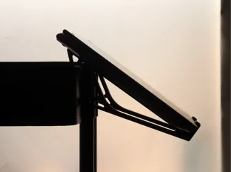 SVÄVA – A hanging laptop stand for the IKEA RÅSKOG