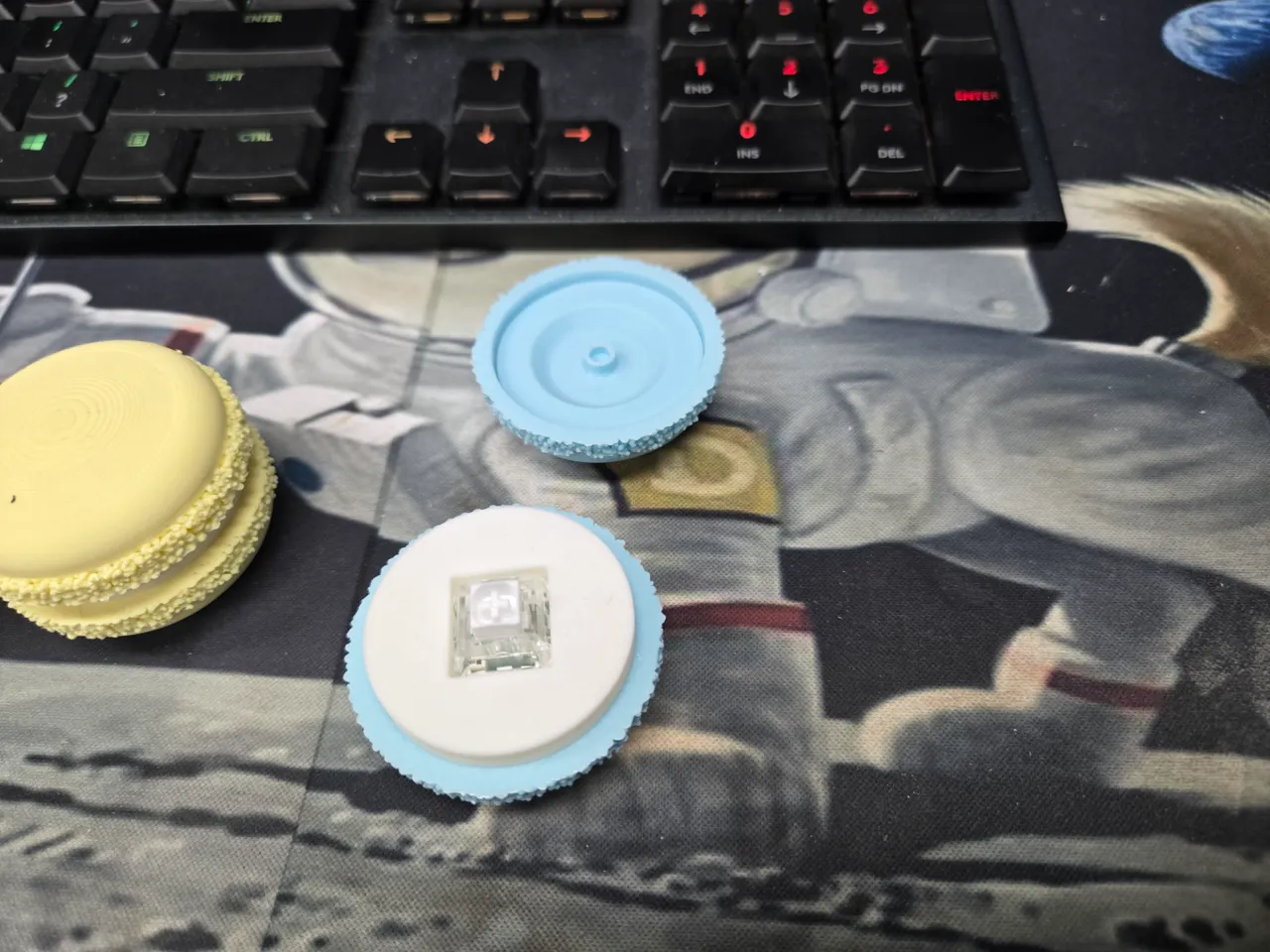 Valentine Macaron Fidget Clicker view 2