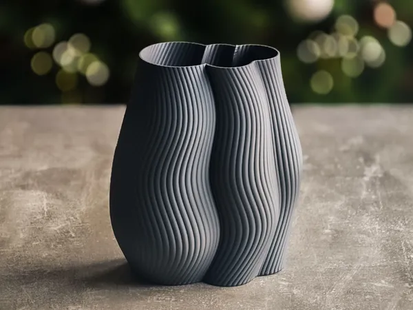 Vase design côtelé moderne