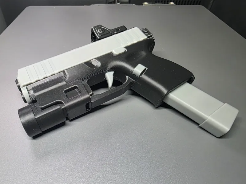 Extended magazine with base plate for Glock Fidget
