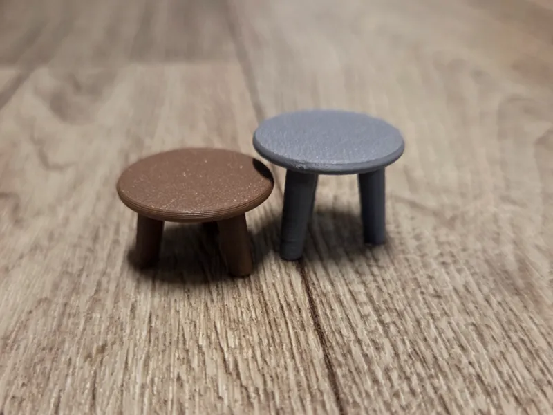 Three-Legged Stool – 2 Height Options (1:17.5)