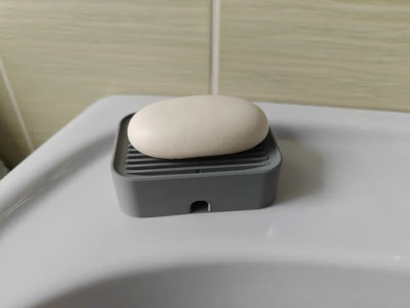 Simple elegant soap dish