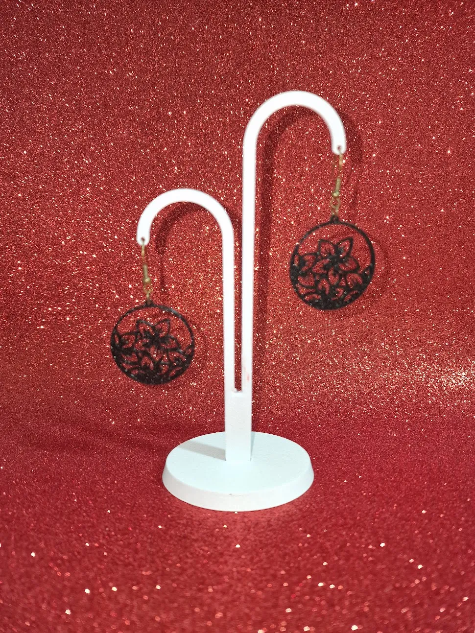 Minimal flowers earrings view 3