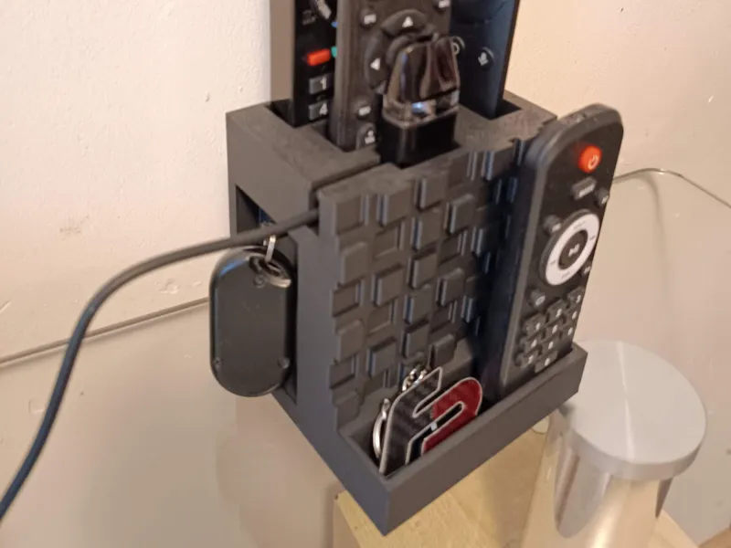 PilotBox 3+1 – Remote & Vape Organizer