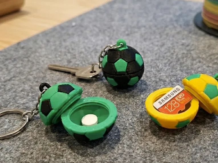 Mini box keychain