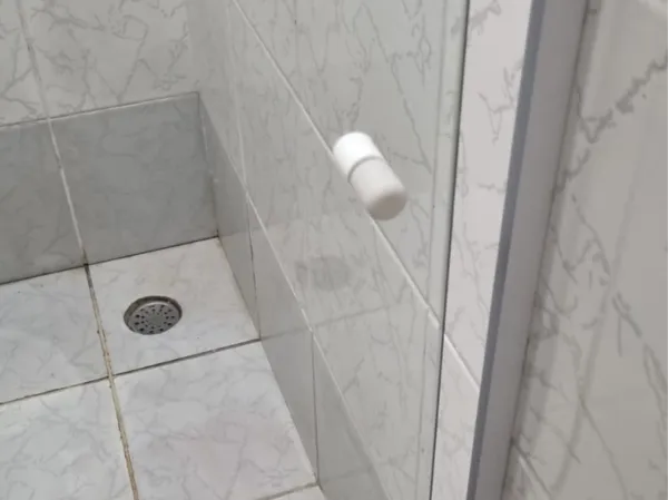 Poignée de rechange pour meuble de salle de bain