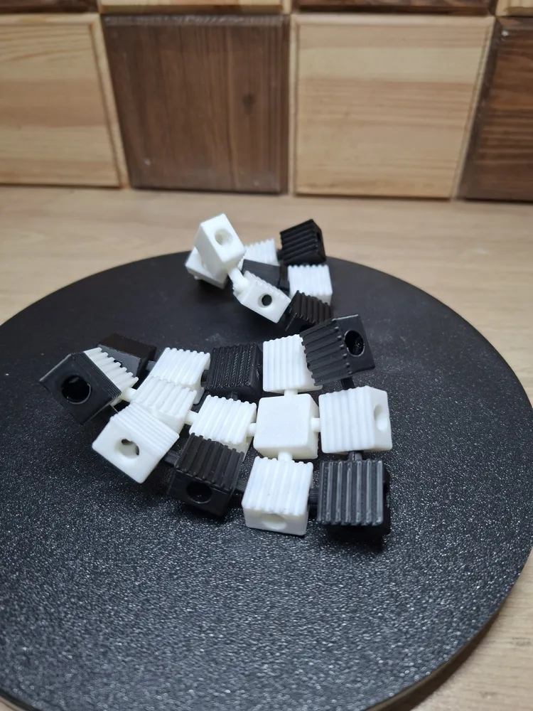 SnapMesh Infinity Click-Block Fidget - Free 3D Print Model - MakerWorld
