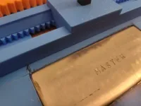 Gabarit de précision pour poinçons de lettres métalliques — photo 2