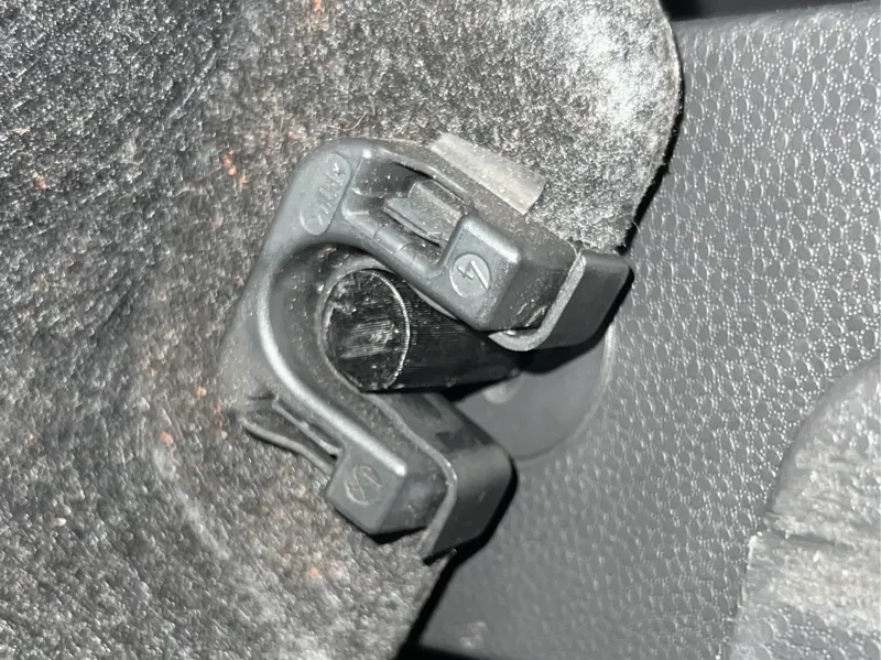 Ford Fiesta MK7 Boot Tray Pin